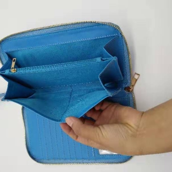 Nwt POP wallet / wristlet - Picture 2 of 3